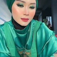 Aku di event itu jadi salah satu model dari desainer Annisa Nugroho. Aku di JFC nggak ikut lombanya ya. Jadi aku sebagai volunteer model yang mana aku meragain busana segmen Kujang Muslim in Fashion. Jadi, itu aku nggak keluar biaya sama sekali alias gratis, dan aku itu nggak dilombain ya karena memang itu aku meragain busana dari desainer untuk bagian artwear di JFC nya, ungkap Gecinda kepada Wolipop, Selasa (9/8/2022). Foto: Dok. TikTok @jellydrinkmatcha.
