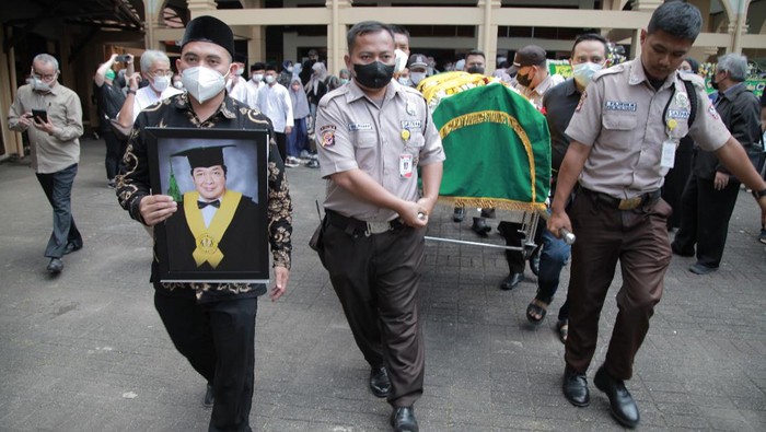 Guru besar Unpad Rully M.A. Roesli meninggal dunia Guru besar Unpad Rully M.A. Roesli meninggal dunia