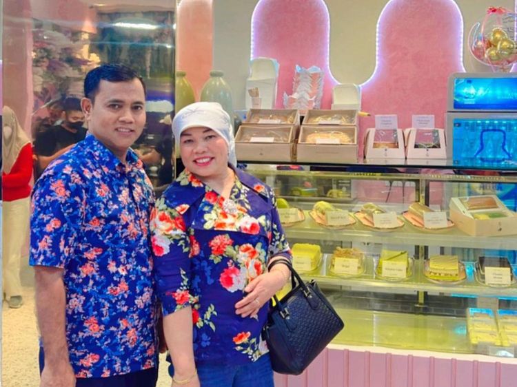 Romantisnya Haji Faisal, Opa Gala Sky saat Makan Berduaan Istri
