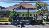 Halte RS Semen Gresik/Foto: Jemmi Purwodianto/detikJatim