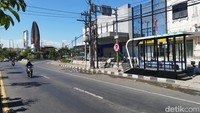 Halte BNI Jalan Veteran Gresik/Foto: Jemmi Purwodianto/detikJatim