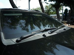 8 Tips Merawat Wiper Mobil agar Tak Macet dan Cepat Rusak