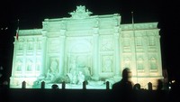 Festival salju paling terkenal adalah Sapporo. Pada Februari 2001 lalu festival ini membangun istana salju yang megah.