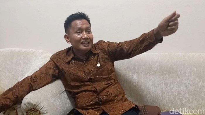 Iwan Efendi, anggota DPRD Sampang yang dilaporkan ke polisi