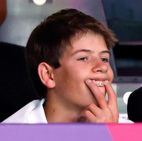 Begini potretnya saat bercanda seperti remaja kebanyakan. Foto: Getty Images