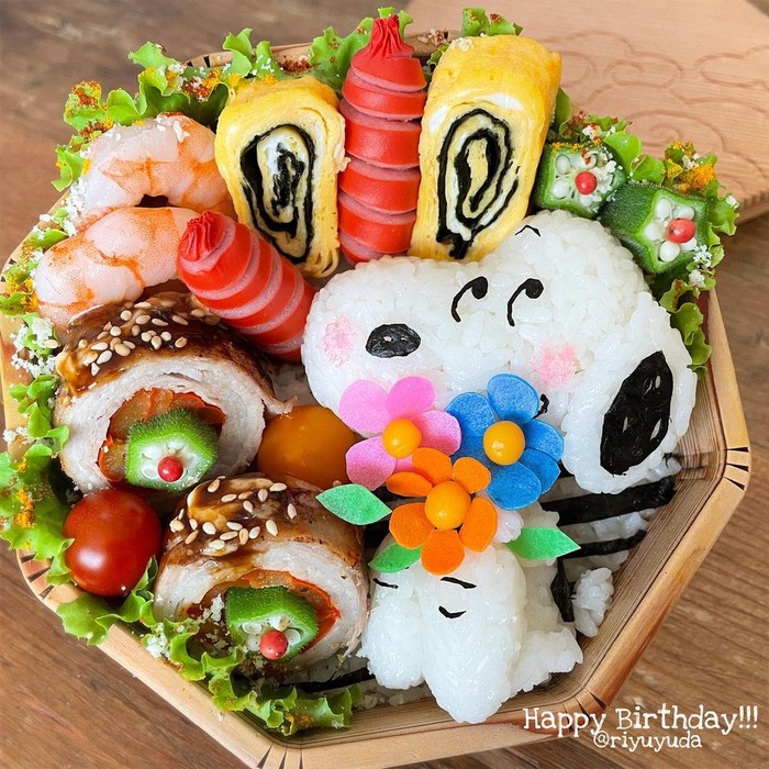 Keren Banget! 10 Kreasi Bento Bentuk Anime Buatan Ibu 1 Anak