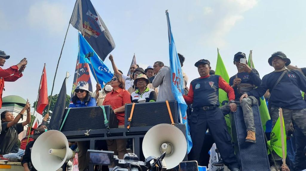 Buruh Tolak Pimpinan DPD Naik ke Mobil Komando: Cabut Dulu UU Ciptaker!