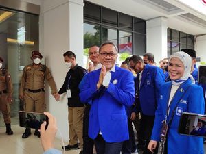 Tak Hanya Airlangga, Zulhas Juga Diteriaki Presiden di KPU