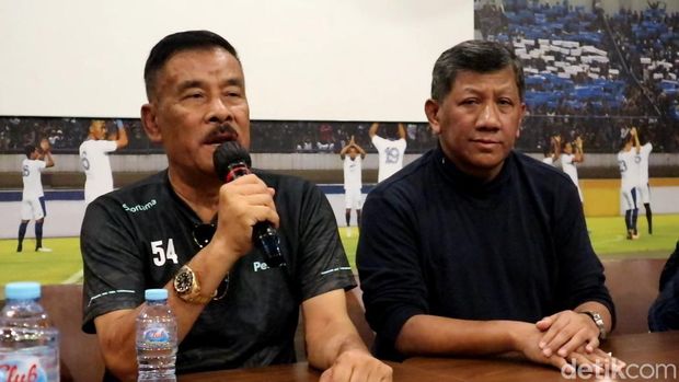 Komisaris PT Persib Bandung Bermartabat Umuh Muchtar dan Kuswara S Taryono