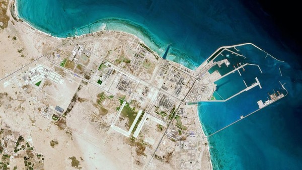 Citra satelit Kota Ras Laffan, Qatar terlihat sangat indah dari jepretan satelit. Foto lanskap ini diambil pada 1 Maret 2017 lalu.
