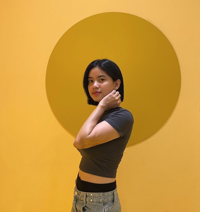 Melati merupakan anggota JKT48 generasi keempat. Kariernya sendiri tak hanya di dunia tarik suara, melainkan juga akting. Melati diketahui pernah membintangi Benteng Takeshi Indonesia, Lets Play, dan Keluarga Cemara. Foto: Instagram/@melati.sesilia