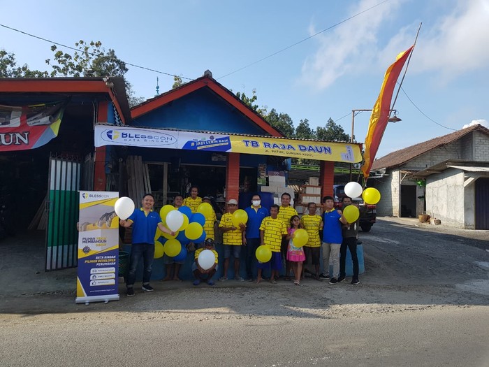 Toko ke 10.000 tersebut adalah toko bangunan Raja Daun yang terletak di Jl Patuk, Gunung Kidul Yogyakarta.