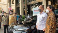Pemerintah terima kasih atas dukungan Toyota Astra Motor dalam Presidensi G20 yang juga memberikan bantuan untuk 143 Lexus, kata Airlangga di kantornya, Jakarta Selatan, Rabu (10/8/2022). Foto: Anisa Indraini