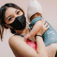 “Cantik bangett ber2❤️😍,” puji netizen lainnya. Foto: Instagram/@riafinola