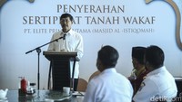 Hal tersebut diungkapkan Sekretaris Daerah Pemprov DKI Jakarta Marullah Matali saat penyerahan sertifikat tanah wakaf PT Elite Prima Hutama Masjid Al-Istiqomah, Tebet, Jakarta Selatan.