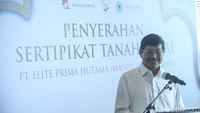 Di tanah yang telah diserahkan tersebut juga telah dirampungkan pembangunan masjid Al-Istiqomah yang berada tepat dibelakang Kota Kasablanka.