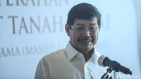 Marullah mengatakan awalnya hanya menargetkan 1.000 rumah ibadah namun hingga kini terdapat lebih dari 1.300 rumah ibadah yang telah diberikan IMB.