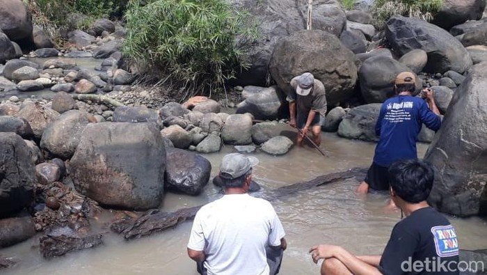Penemuan artefak kayu kuno di Ngawi