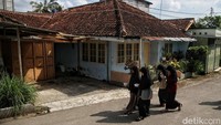 Dijelaskan Nasyrul Fuad, pengurus Masjid Al Syuro Cipari, waktu awal-awal pergerakan kemerdekaan Indonesia, ketika SI mulai berkembang dari Solo ke Jawa Barat, Garut menjadi salah satu wilayah dengan pengikut Sarekat Islam yang luar biasa.