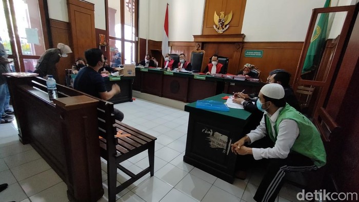 Polisi bersaksi di sidang pembunuhan juragan air isi ulang di Surabaya