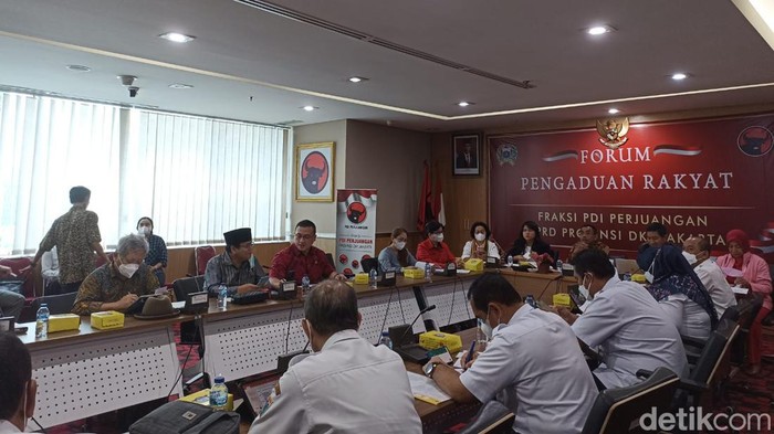 Rapat Fraksi PDIP DPRD DKI dengan Dinas Pendidikan.