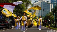 Iring-iringan marching band turut memeriahkan kedatangan petinggi KIB.