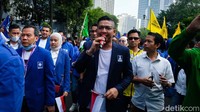 Kader PAN, Sigit Purnomo alias Pasha Ungu turut memeriahkan pawai.