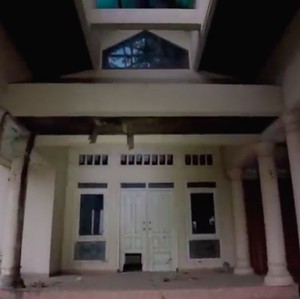 Most Pop Sepekan: Potret Rumah Suzzanna yang Terbengkalai 10 Tahun Most Pop Sepekan: Potret Rumah Suzzanna yang Terbengkalai 10 Tahun