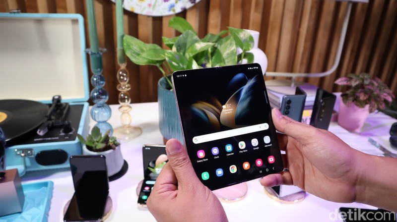 Samsung Galaxy Z Fold 4 & Galaxy Z Flip 4