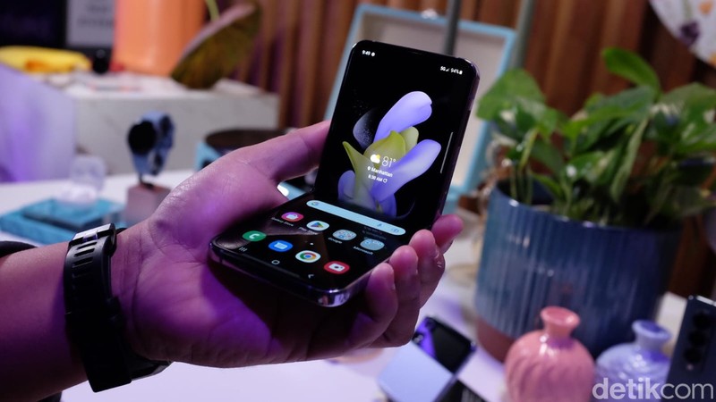 Samsung Galaxy Z Fold 4 & Galaxy Z Flip 4