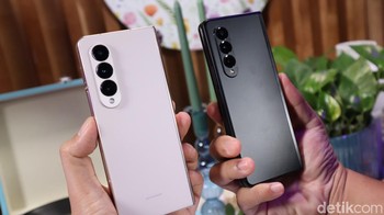 Galaxy Z Fold hadir dengan varian warna Phantom Black, Gray Green, Beige dann Burgundy Red. Foto: Agus Tri Haryanto/detikINET