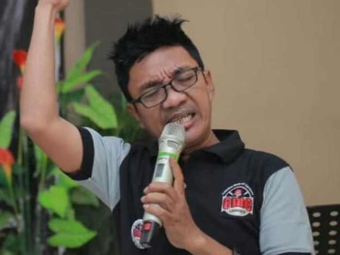 Seniman Lamongan Narto Efendi