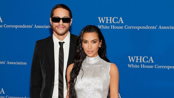 WASHINGTON, DC - APRIL 30: Pete Davidson and Kim Kardashian attend the 2022 White House Correspondents Association Dinner at Washington Hilton on April 30, 2022 in Washington, DC. (Photo by Paul Morigi/Getty Images)
