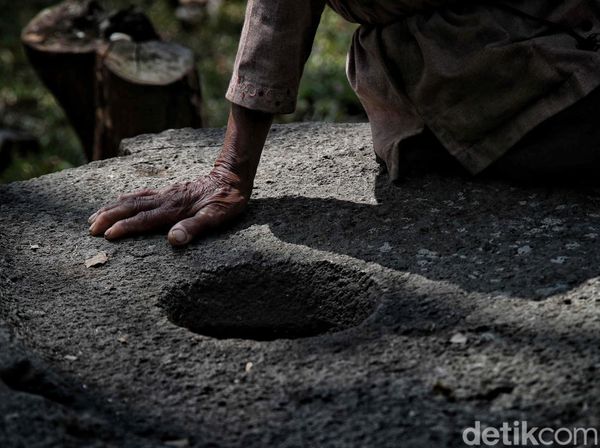 Potret Batu Unik di Atas Bukit Garut yang Terlupakan