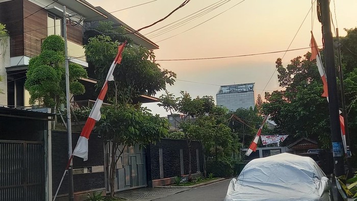 Suasana di sekitar kediaman pribadi Irjen Ferdy Sambo di Jl Saguling III, Duren Tiga, Jakarta Selatan.