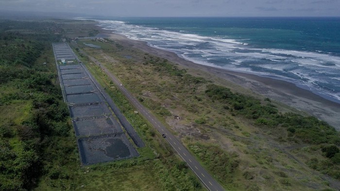 Terkini! Penampakan Jalur Pantai Selatan Usai Dipercantik Perbaikan jalur Pantai Selatan (Pansela) progres terkininya saat ini telah mencapai 94,89 persen. Berikut foto-foto penampakan terkininya!