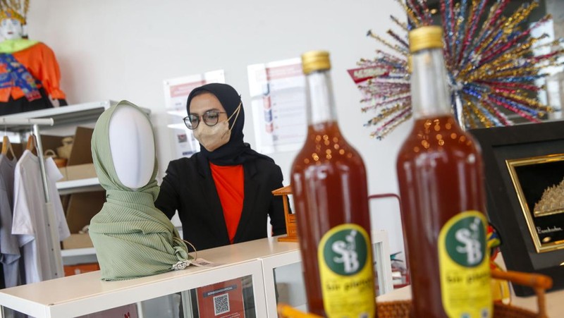 Shopee menambah beberapa pembaruan fitur di laman Shopee Pilih Lokal. Fitur baru ini dinilai mampu memudahkan brand lokal dalam mendapatkan perhatian calon pembeli.