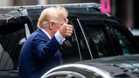 Trump mengatakan tak memiliki pilihan selain meminta amandemen kelima atau fifth amendement, hak istimewa individu untuk tetap tutup mulut demi melindungi diri dari tuntutan saat sedang diinterogasi.