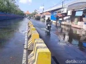 BMKG Minta Masyarakat Pesisir Jatim Waspada Banjir Rob Imbas Full Moon