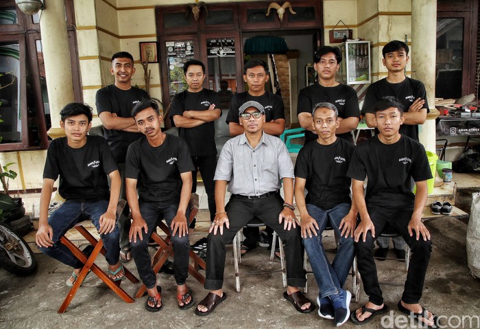 Barber School Abah Atrox