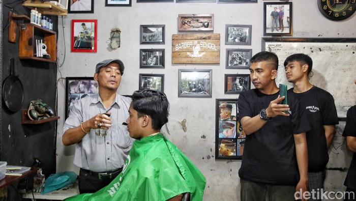 Barber School Abah Atrox