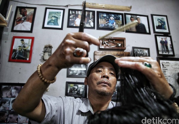 Saat ini ada 12 pelajar di sana dan lembaga itu sudah menelurkan 36 angkatan dengan keseluruhan siswa sampai 500 orang. Saat ini ada 12 pelajar di sana dan lembaga itu sudah menelurkan 36 angkatan dengan keseluruhan siswa sampai 500 orang.