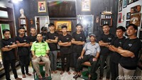 LPK Barber School Abah Atrox yang berada di Jalan Adiwinata, Kampung Peundeuy, Desa Banyuresmi, Garut. 
