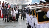 Megawati memeriksa pasukan saat acara tersebut. Perlu diketahui, Ratu Kalinyamat merupakan salah satu putri dari Raja Demak, Trenggana (1521-1546). Dia dalah seorang ratu dari Kerajaan Kalinyamat di Jepara.