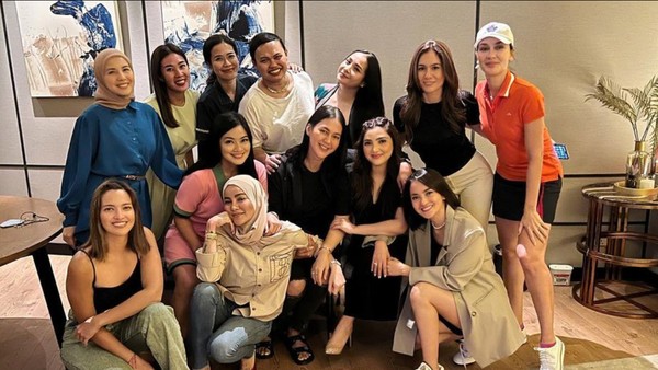 8 Foto Meet Up Geng Cendol yang Isinya Para Artis Sultan, Ada Nia Ramadhani