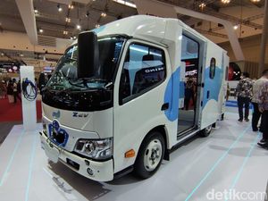 Hino Cek Ombak Pasar Indonesia dengan Dutro Z EV