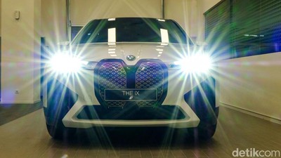 Ini Lho BMW iX dan i4, Mobil Listrik Penantang Hyundai Ioniq