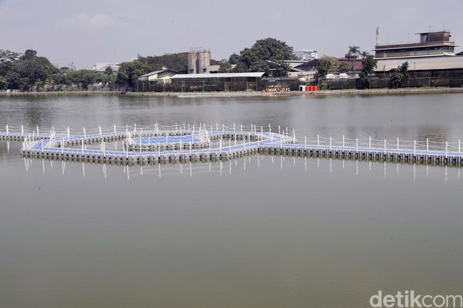 Menjelajahi Situ Rawa Kalong yang Baru Diresmikan Ridwan Kamil dan Bonge