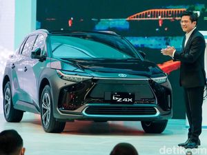 Ini yang Ditunggu, Mobil Listrik Toyota bZ4X Resmi Dirilis di GIIAS