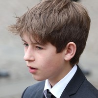 Ibu James, Viscount Severn menginginkan anaknya untuk keluar dan mencari pekerjaan seperti orang kebanyakan. Meski begitu, sosok James tetap dihormati. Namanya bahkan diambil untuk sebuah danau di Kanada.Foto: Getty Images/Leon Neal